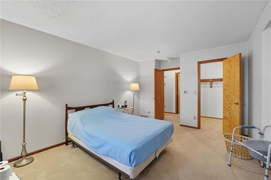 Photo 18 of 34 - 6614 N Revere Drive