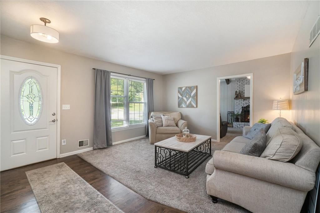 1820 SW Keystone Drive — photo 3