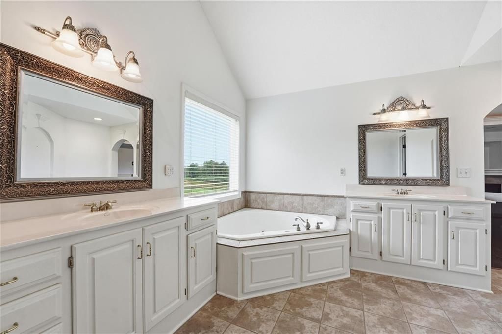 10107 N Chestnut Court — photo 31