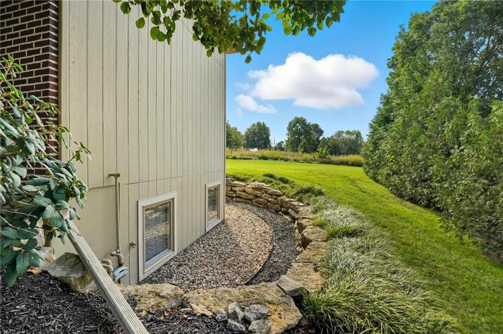 10107 N Chestnut Court — photo 47