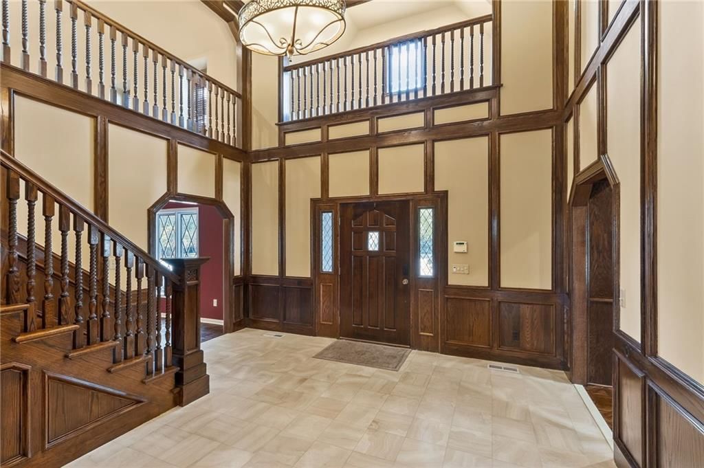317 CAMELOT Drive — photo 7
