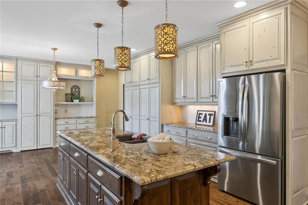 317 CAMELOT Drive — photo 20