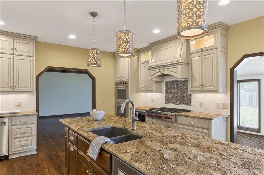 317 CAMELOT Drive — photo 22