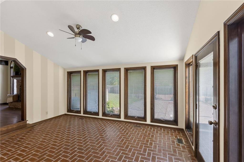 317 CAMELOT Drive — photo 27