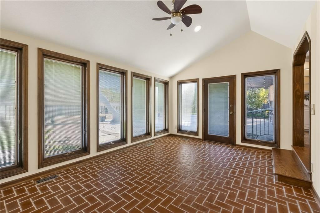 317 CAMELOT Drive — photo 28
