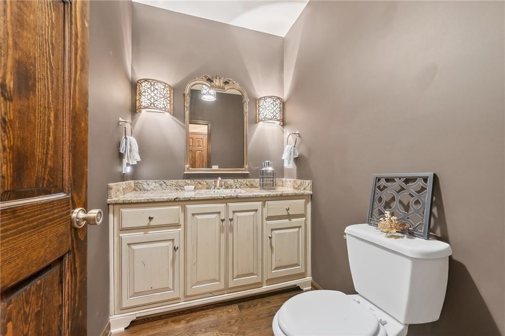 317 CAMELOT Drive — photo 35