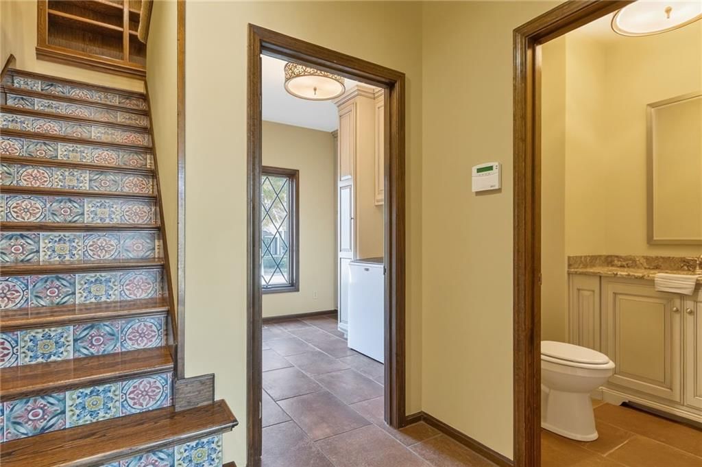 317 CAMELOT Drive — photo 36