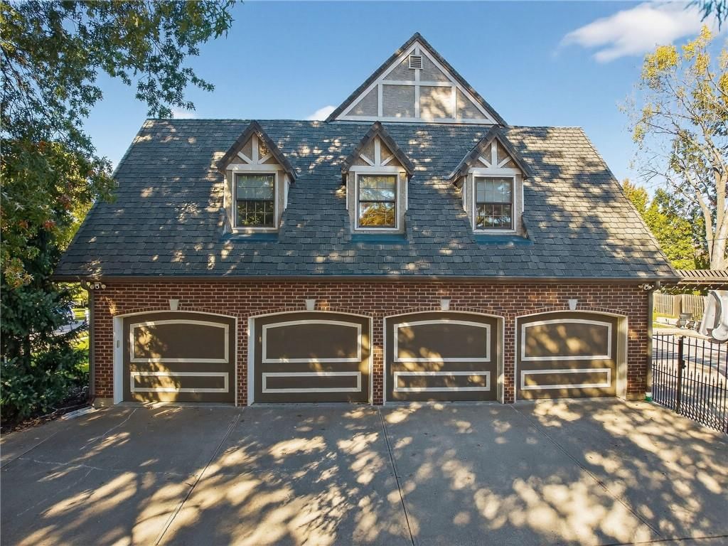 317 CAMELOT Drive — photo 77