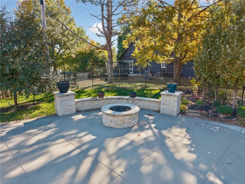 317 CAMELOT Drive — photo 79
