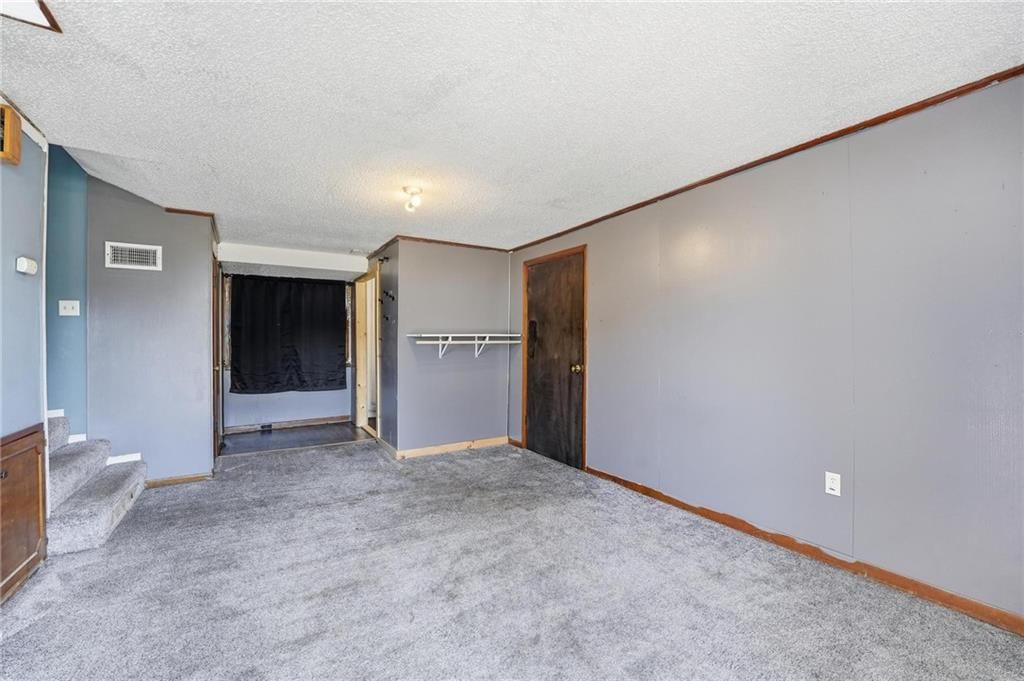 300 Crestview Drive — photo 8