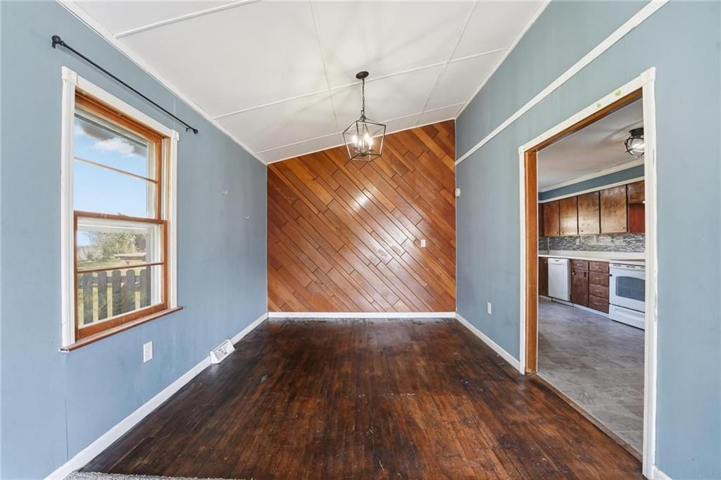 300 Crestview Drive — photo 12
