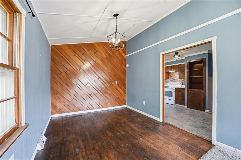 300 Crestview Drive — photo 13