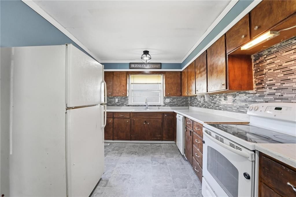 300 Crestview Drive — photo 14