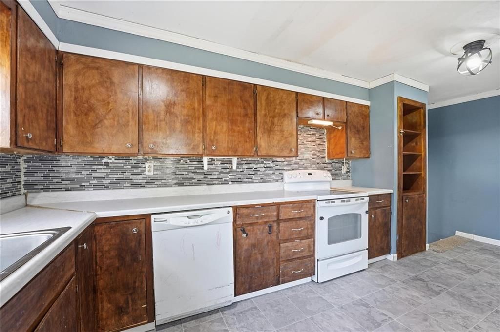 300 Crestview Drive — photo 15