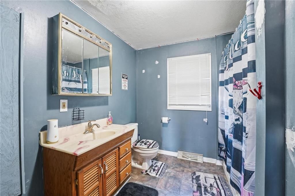 300 Crestview Drive — photo 23