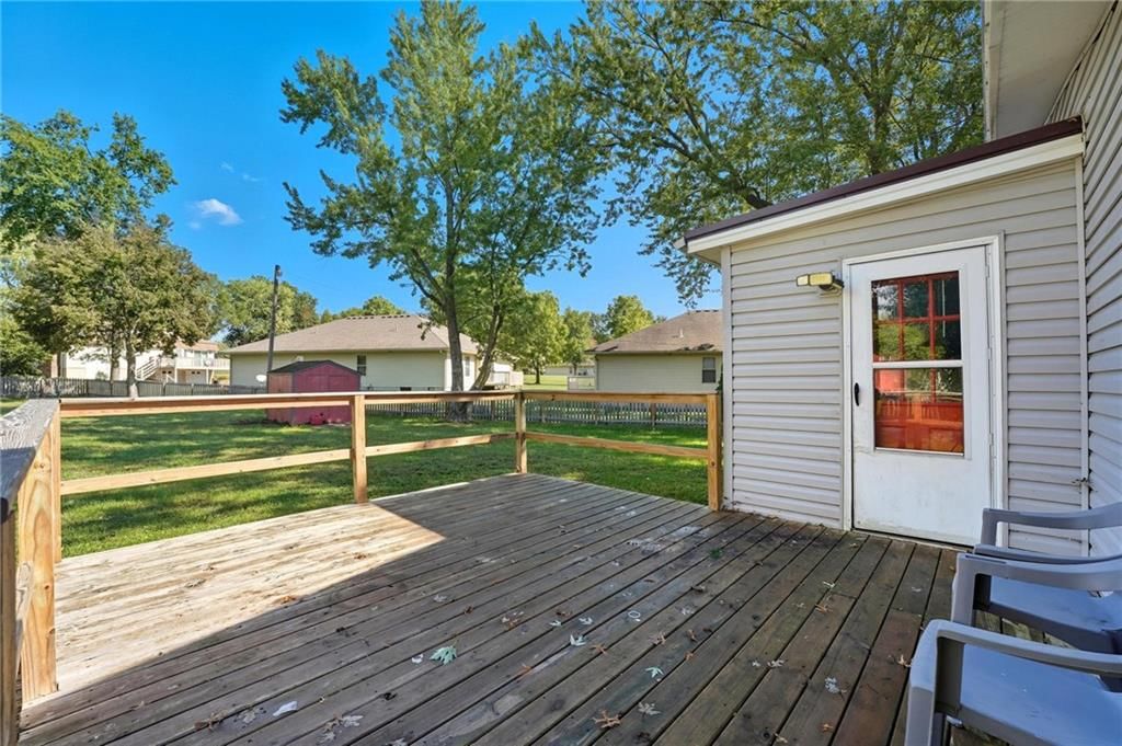 300 Crestview Drive — photo 26