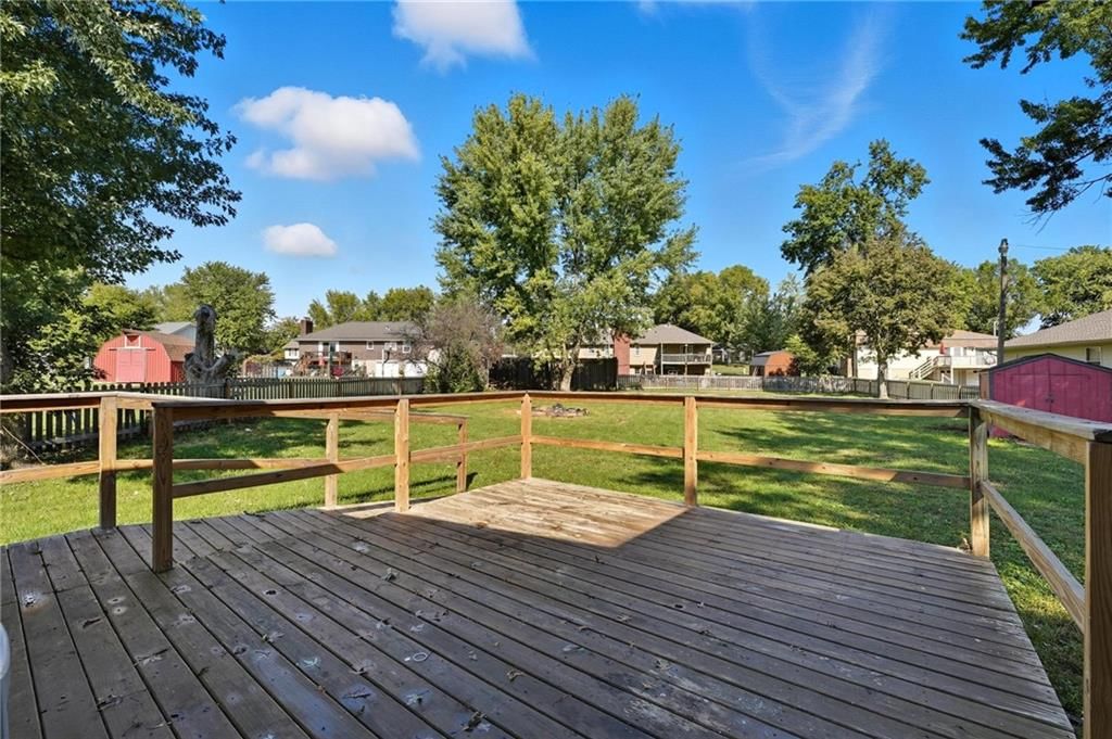 300 Crestview Drive — photo 27