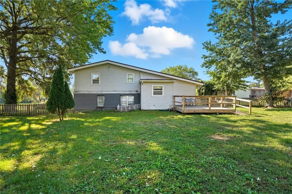 300 Crestview Drive — photo 28