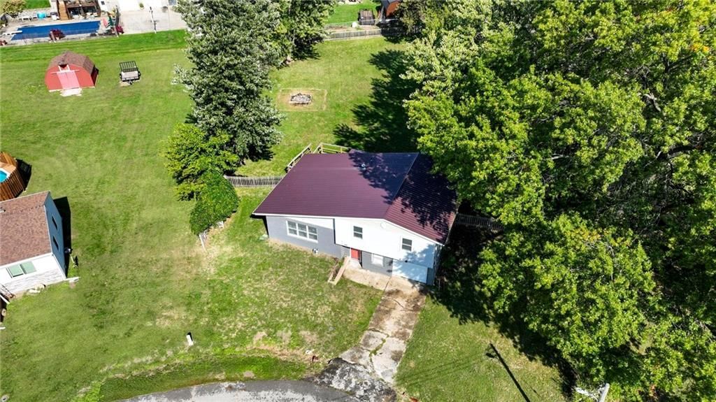 300 Crestview Drive — photo 33