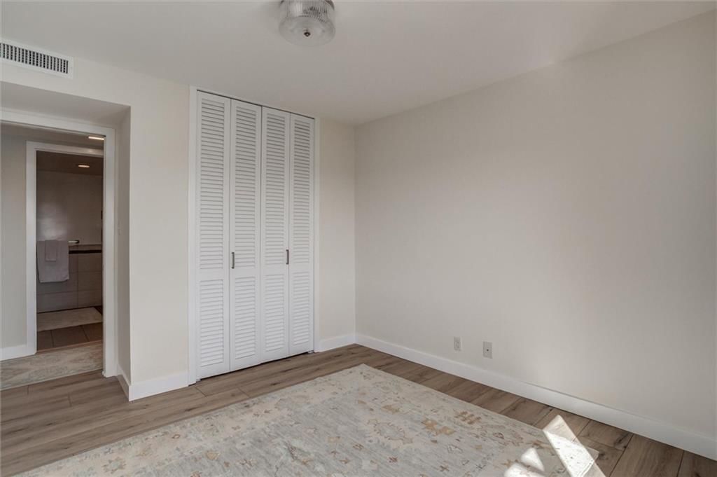 4545 Wornall Road — photo 21