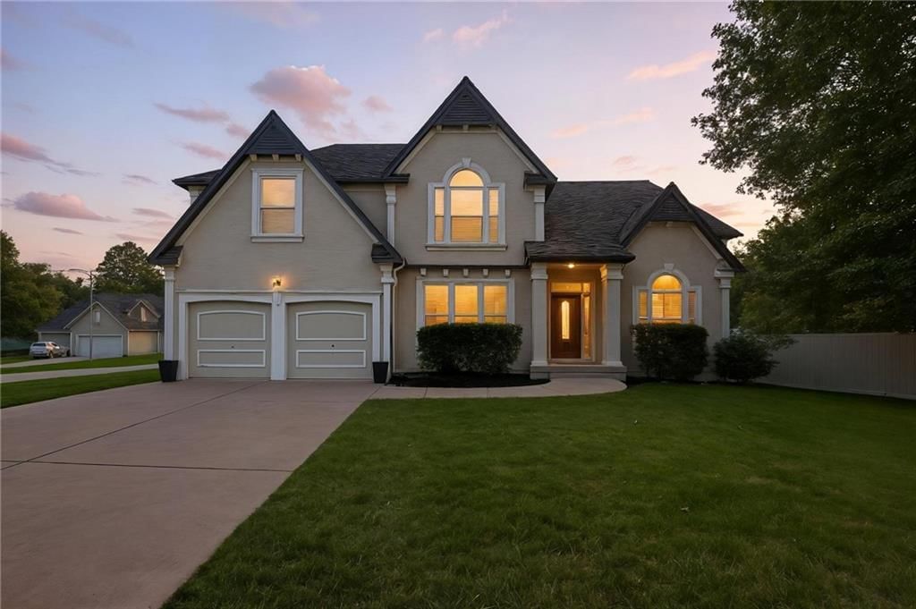5829 Manor Lane, Parkville, MO