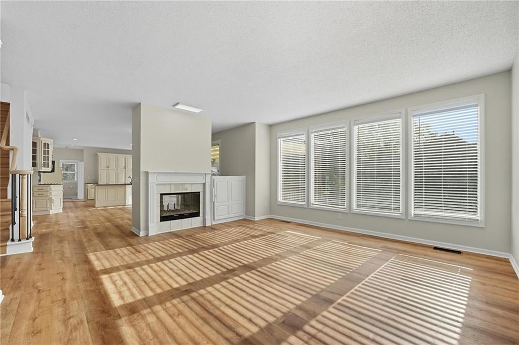 5829 Manor Lane — photo 10
