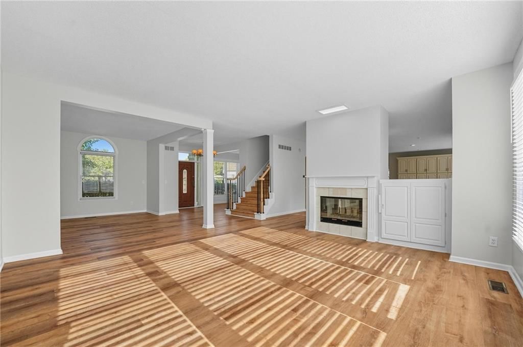 5829 Manor Lane — photo 12