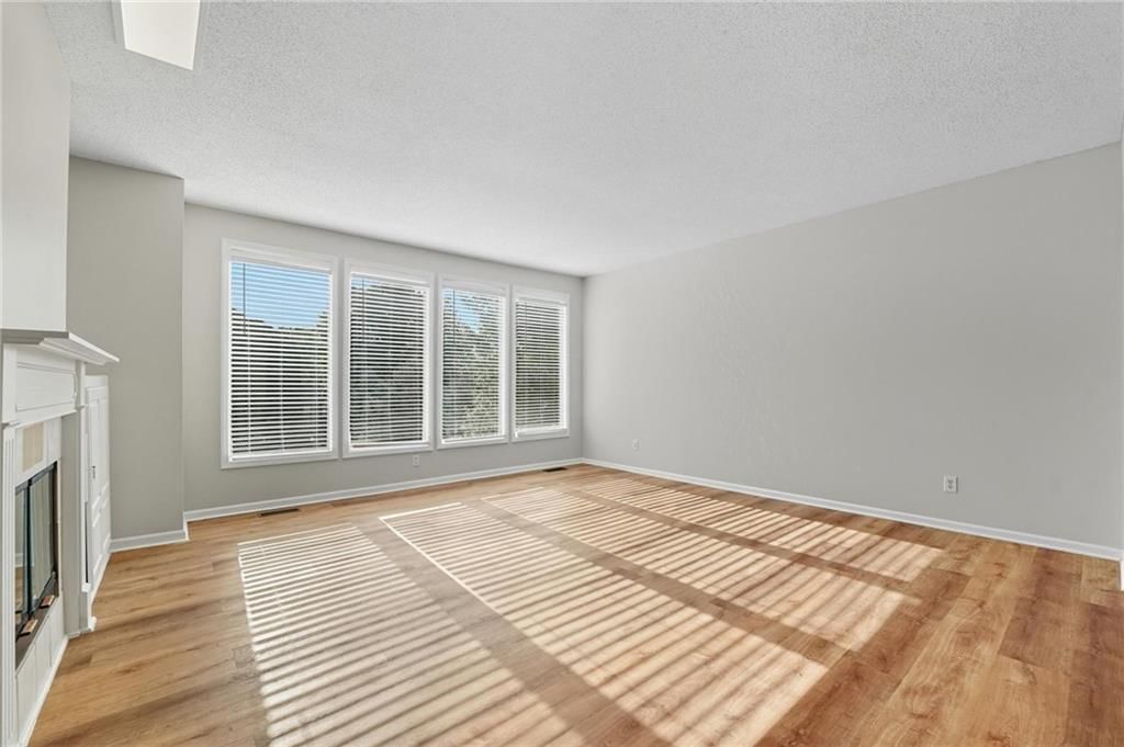 5829 Manor Lane — photo 14