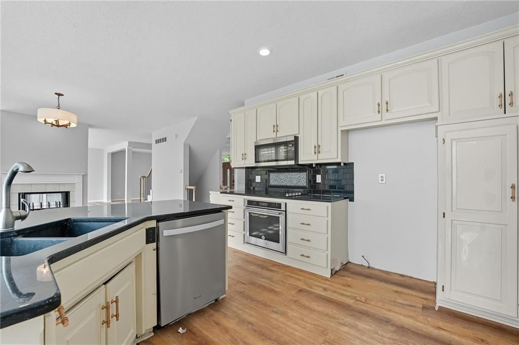 5829 Manor Lane — photo 21