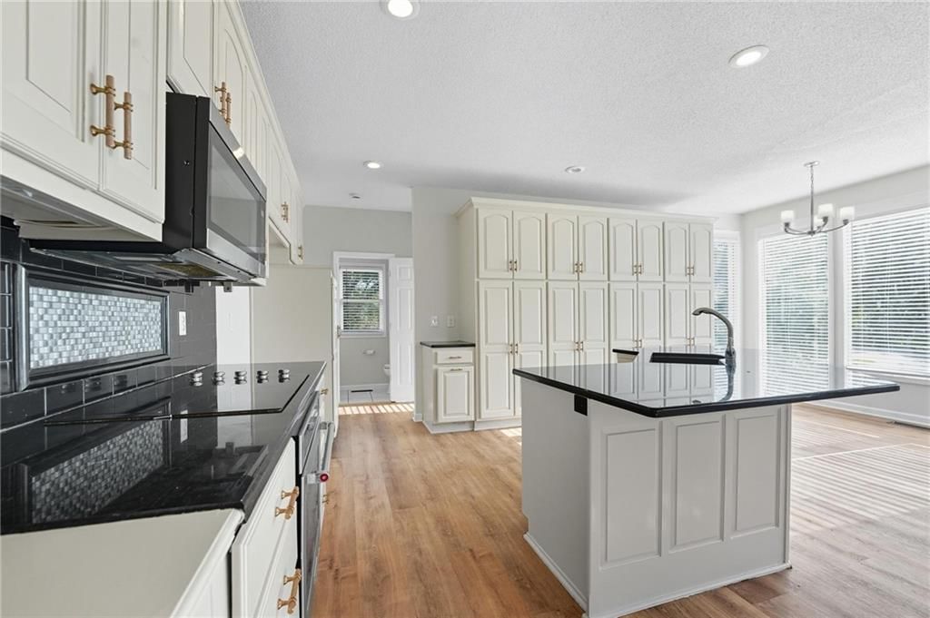 5829 Manor Lane — photo 23