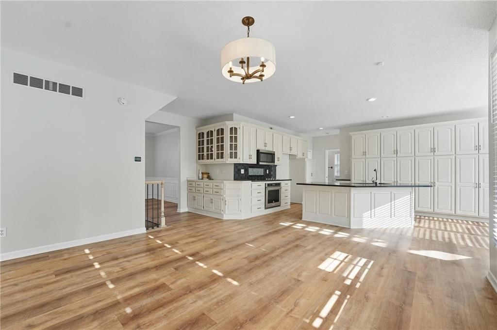 5829 Manor Lane — photo 25