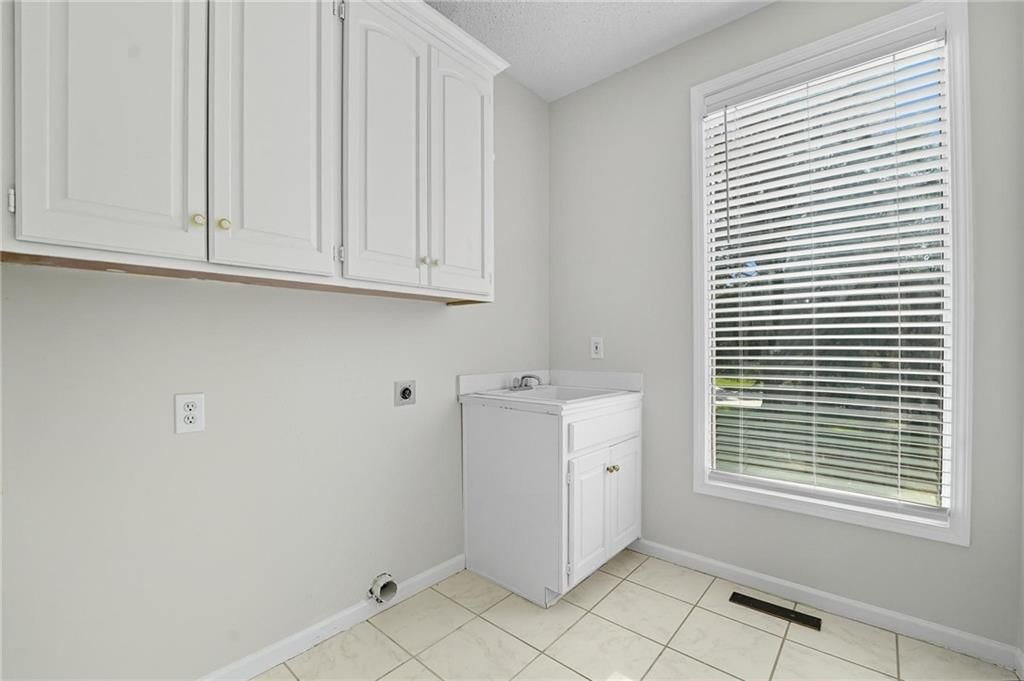 5829 Manor Lane — photo 26