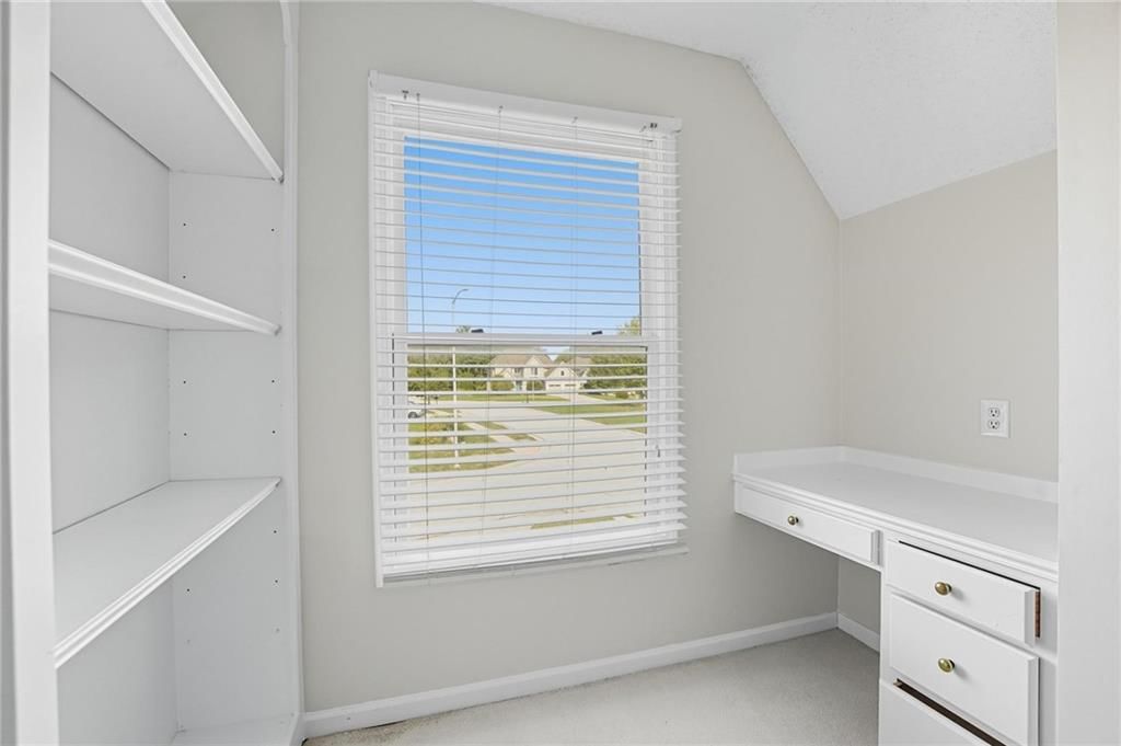 5829 Manor Lane — photo 33