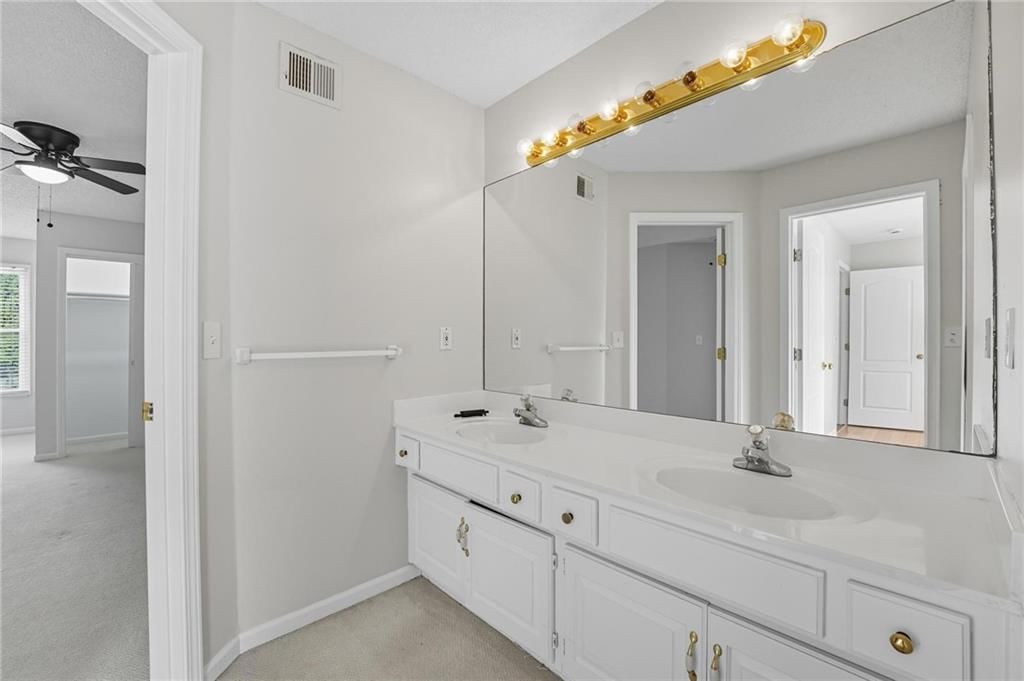 5829 Manor Lane — photo 35