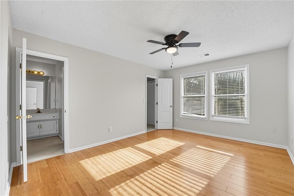 5829 Manor Lane — photo 36