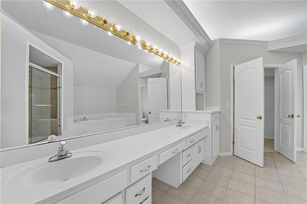 5829 Manor Lane — photo 42