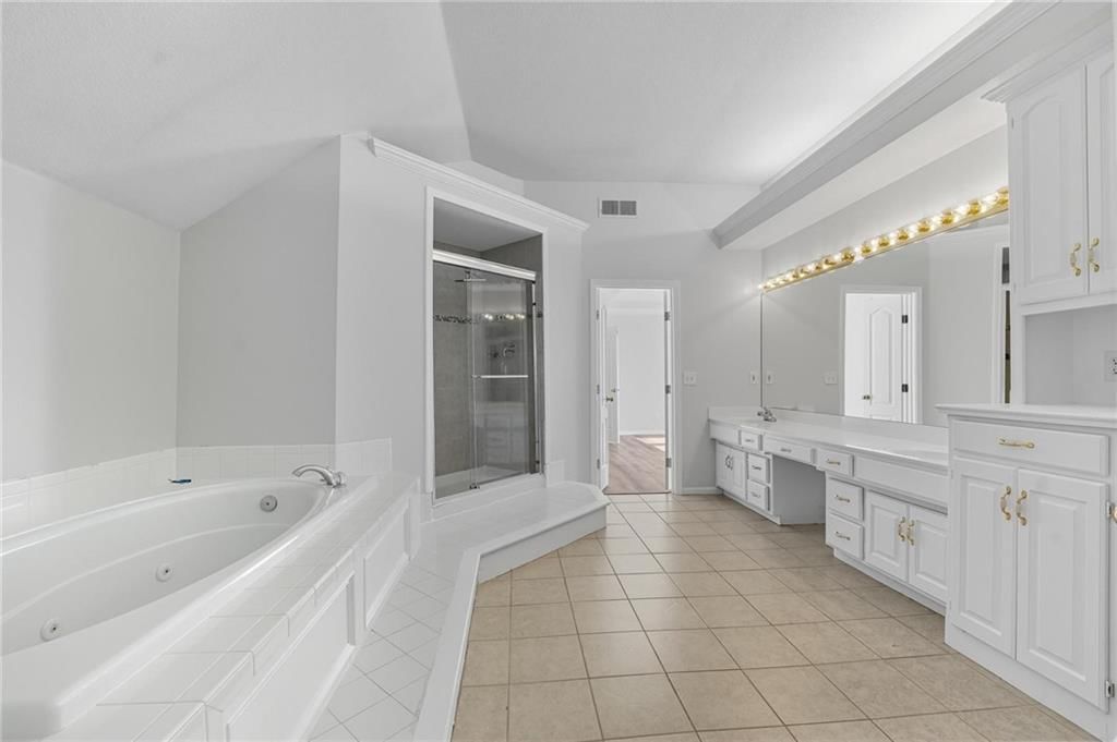 5829 Manor Lane — photo 45