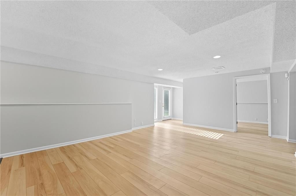 5829 Manor Lane — photo 47