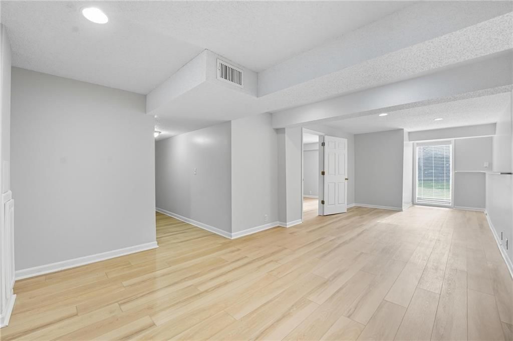 5829 Manor Lane — photo 52