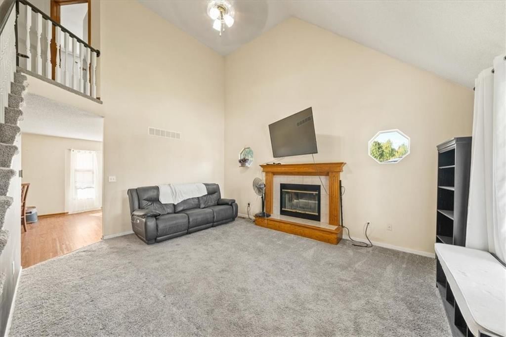 1309 Pinoak Court — photo 3