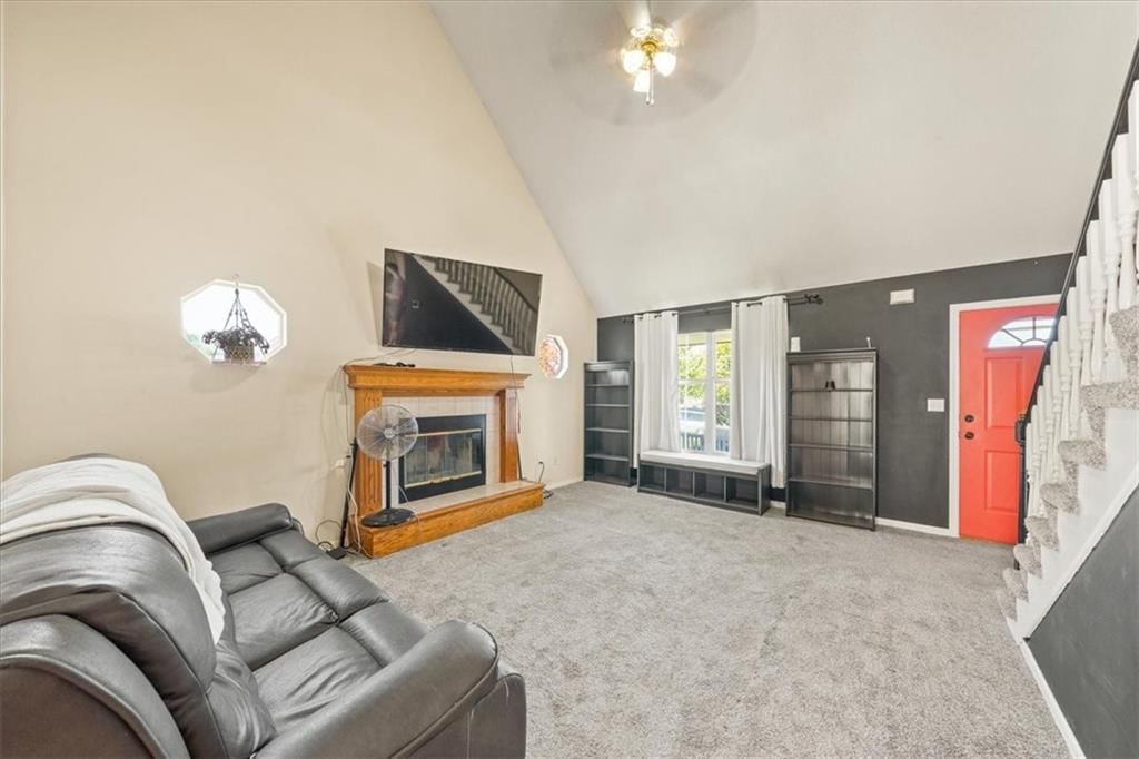 1309 Pinoak Court — photo 4