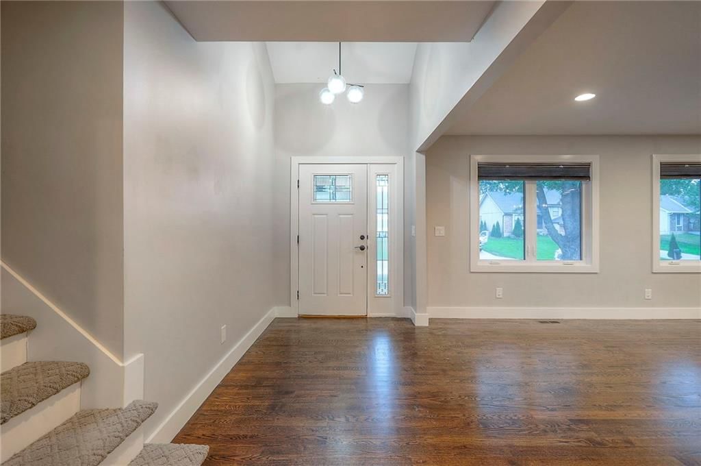 14129 S Locust Street — photo 5