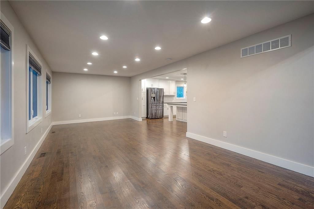 14129 S Locust Street — photo 9