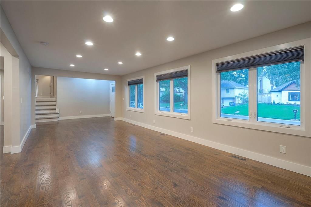 14129 S Locust Street — photo 10