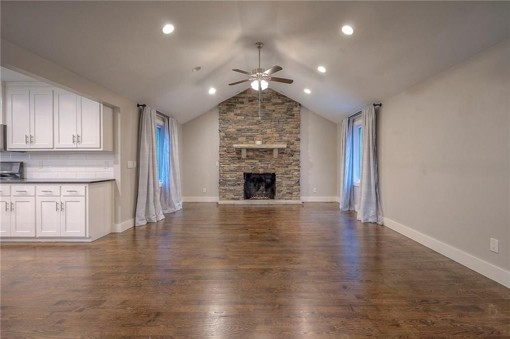 14129 S Locust Street — photo 23