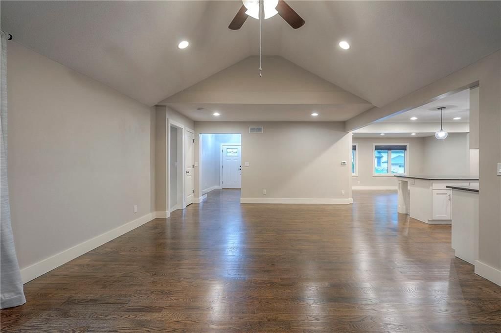 14129 S Locust Street — photo 27
