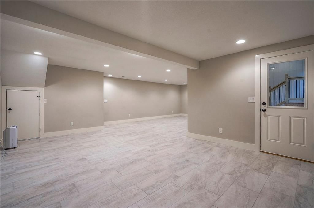 14129 S Locust Street — photo 68