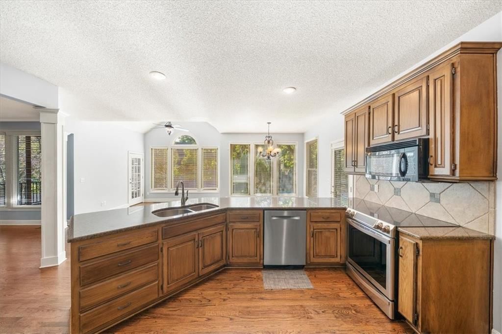6019 W 124th Street — photo 15
