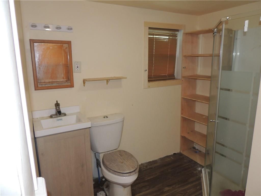 923 E Parker Avenue — photo 8