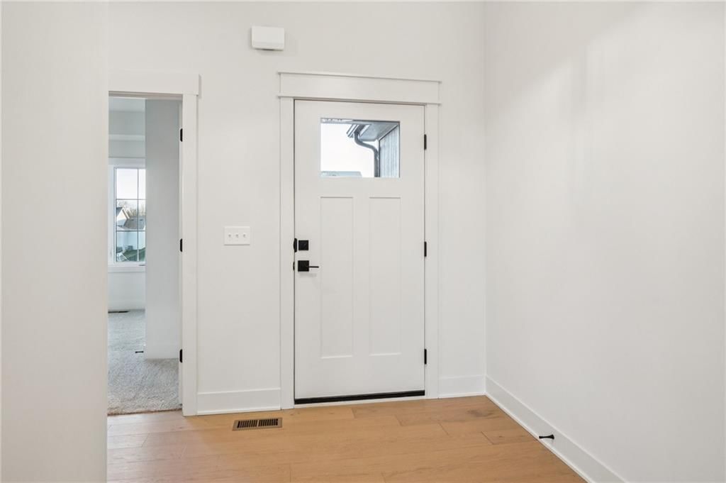 2152 Black Walnut Drive — photo 3